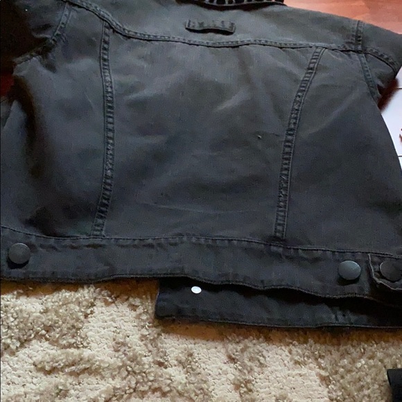 Cabi denim cropped jacket EUC - Picture 7 of 7